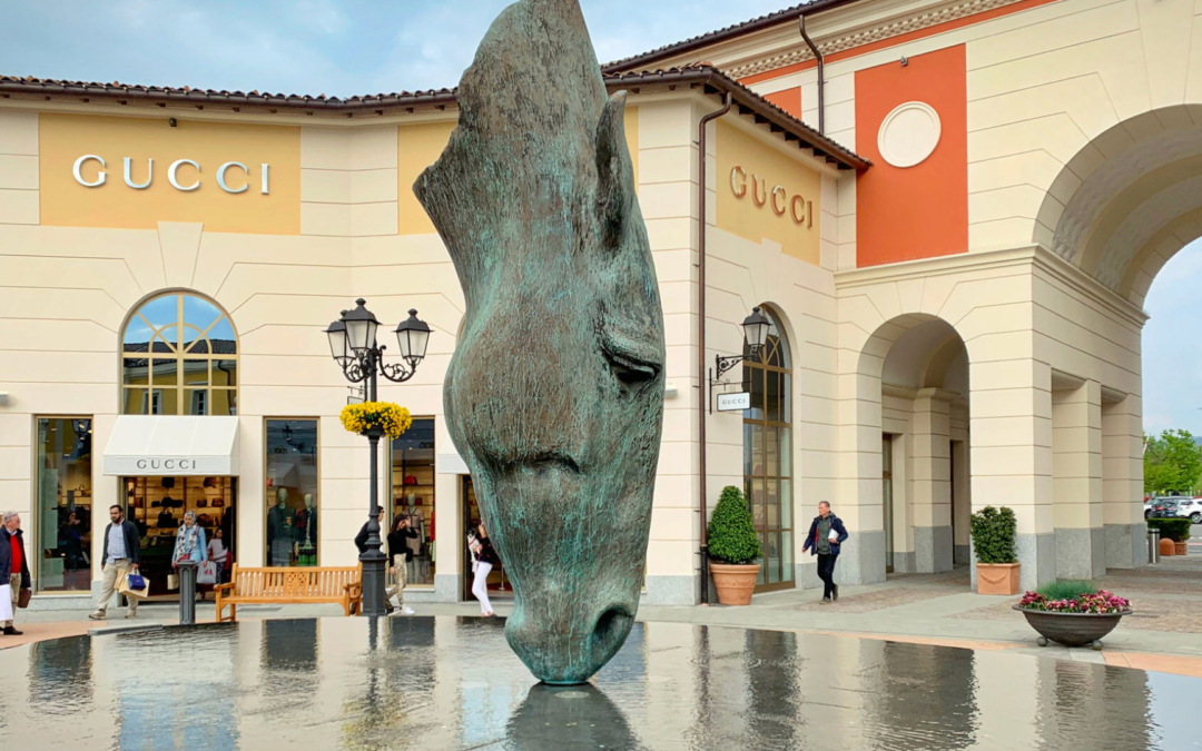 Transfer to Serravalle Outlet from Malpensa Airport starting at 200€